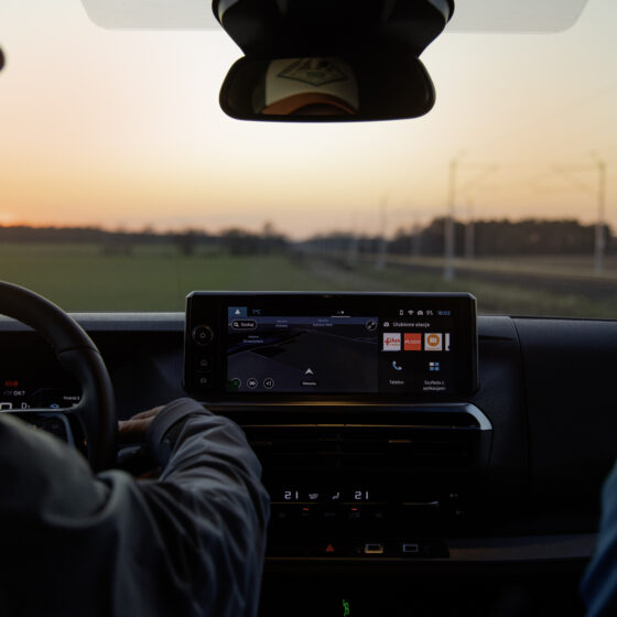 Citroen Specetourer - podróż, wakacje, weekend, widok na horyzont, na drogę